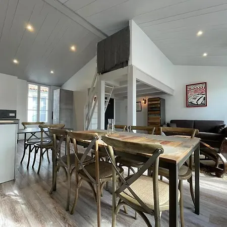 Grand Appartement Ancien En Centre Ville La Rochelle  Exterior photo