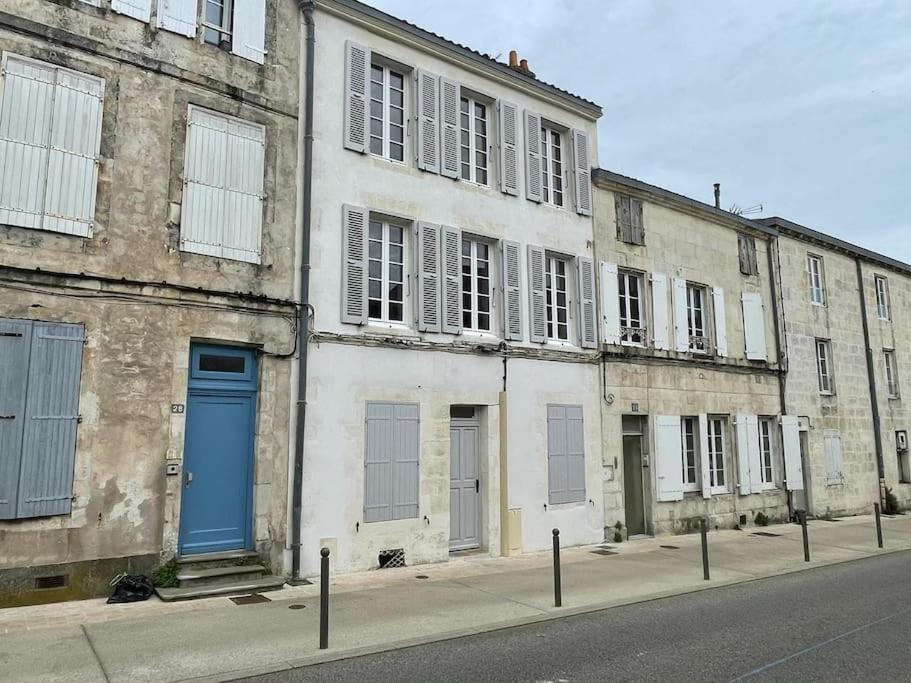 Apartment Grand Ancien En Centre