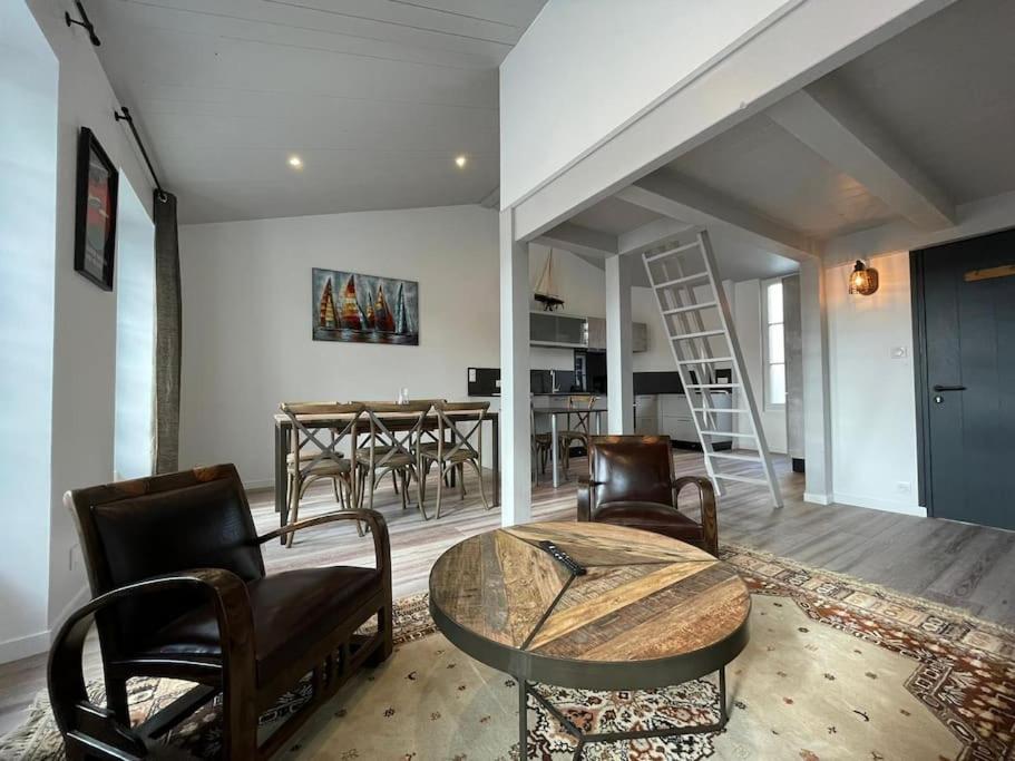 Apartment Grand Ancien En Centre